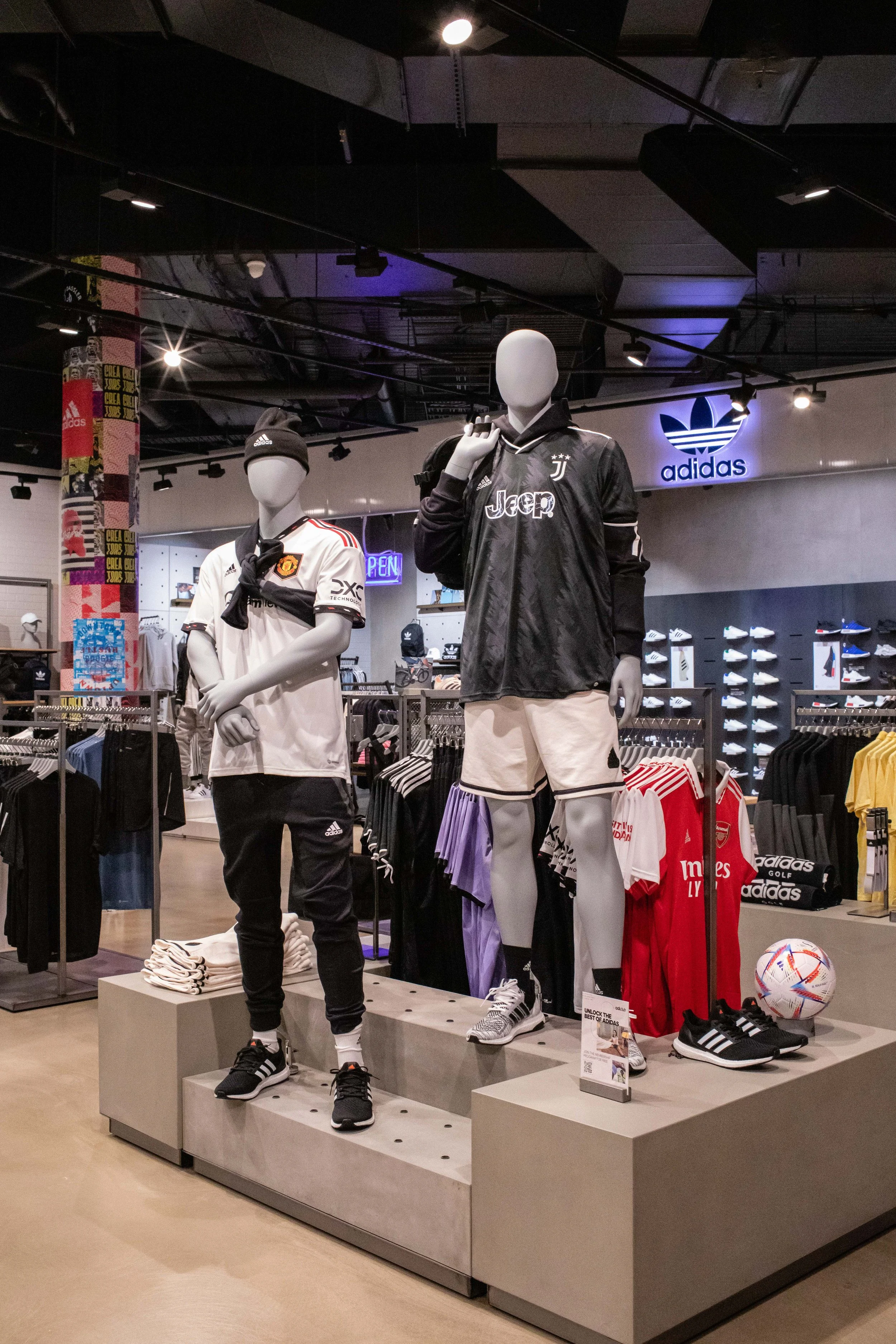 Pacific fair best sale adidas